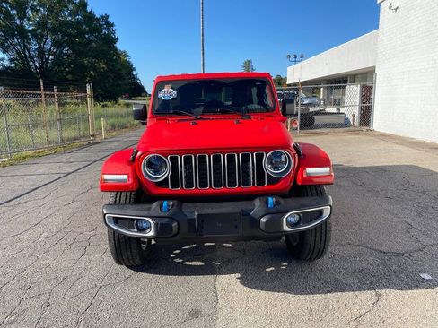 Used 2024 Jeep Wrangler Unlimited Sahara image 7