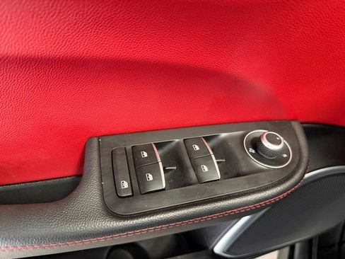 Used 2019 Alfa Romeo Giulia AWD image 13