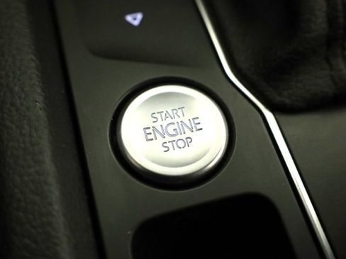 Used 2020 Volkswagen Atlas Cross Sport SEL Premium image 24