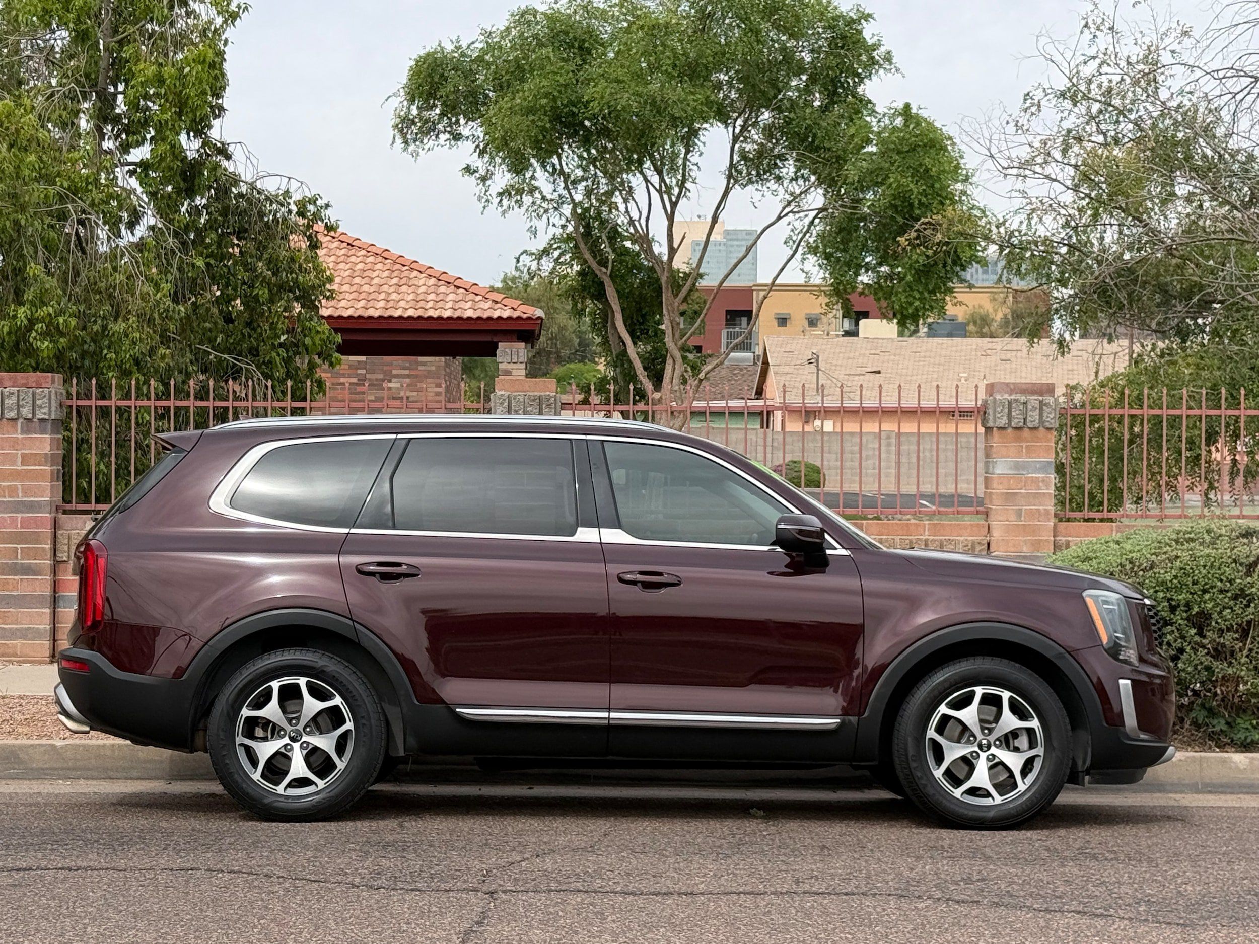 Used 2020 Kia Telluride EX AWD/4WD image 9