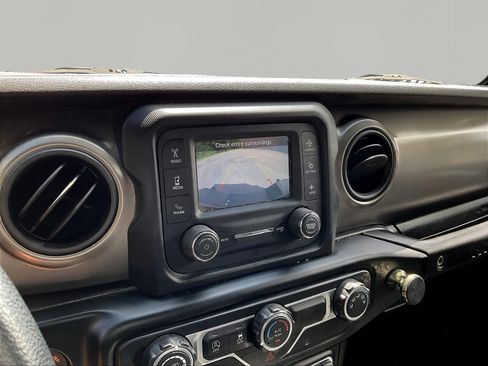 Used 2019 Jeep Wrangler Sport AWD/4WD image 15