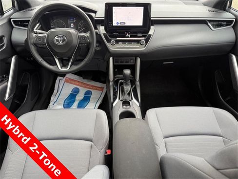 Used 2024 Toyota Corolla Cross SE image 14