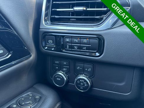Used 2025 GMC Yukon Denali AWD/4WD image 22