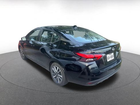 Used 2025 Nissan Versa SV image 4