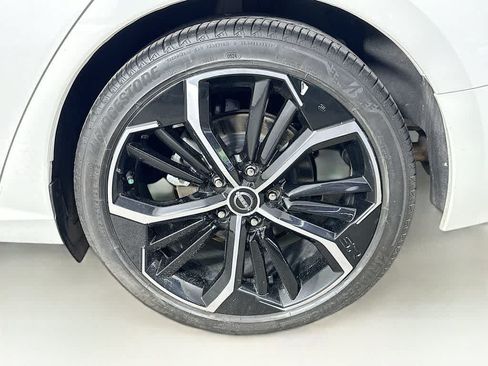 Used 2024 Nissan Altima 2.5 SR FWD image 8
