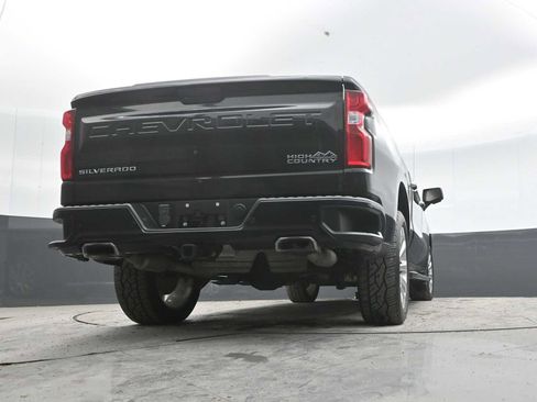 Used 2021 Chevrolet Silverado 1500 High Country w/ Technology Package AWD/4WD image 32