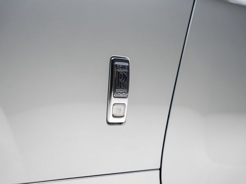 Used 2017 Rolls-Royce Dawn RWD image 26
