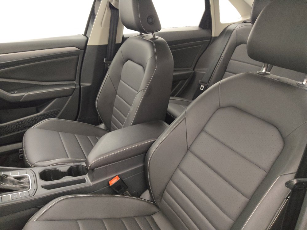 Used 2024 Volkswagen Jetta SE w/ Panoramic Sunroof Package FWD image 17