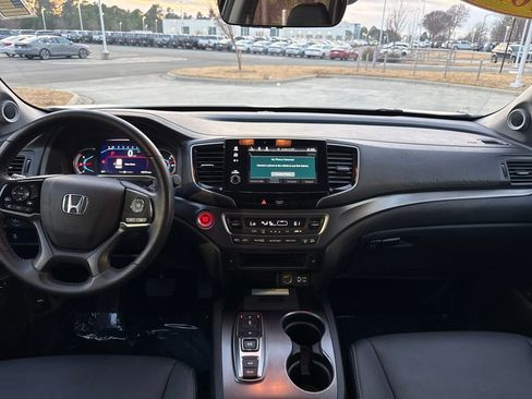 Used 2022 Honda Pilot Special Edition image 16