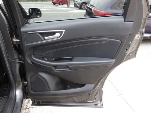 Used 2017 Ford Edge Titanium image 32