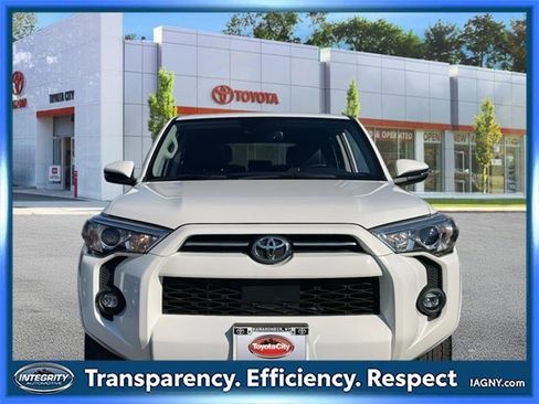 Used 2023 Toyota 4Runner SR5 Premium image 2