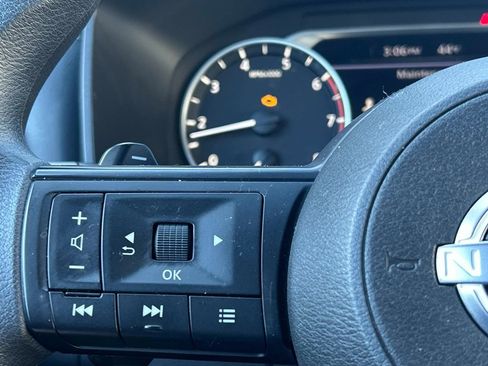 Used 2024 Nissan Rogue SV image 24