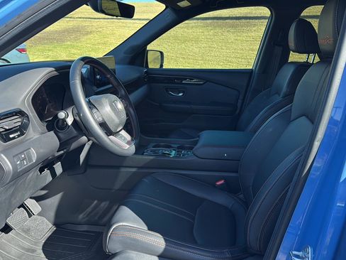 Used 2024 Honda Pilot TrailSport image 8