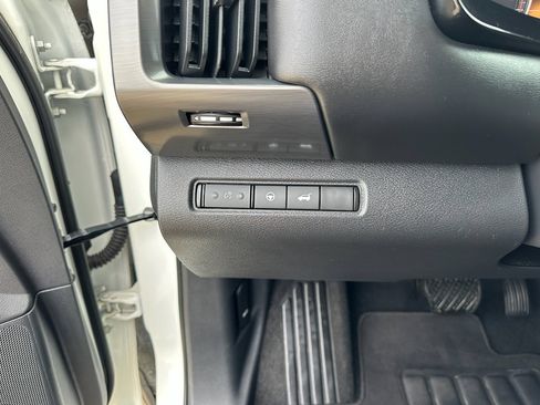 Used 2022 Nissan Pathfinder SL image 18