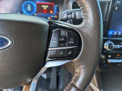 Used 2021 Ford Explorer King Ranch w/ Premium Technology Package image 23
