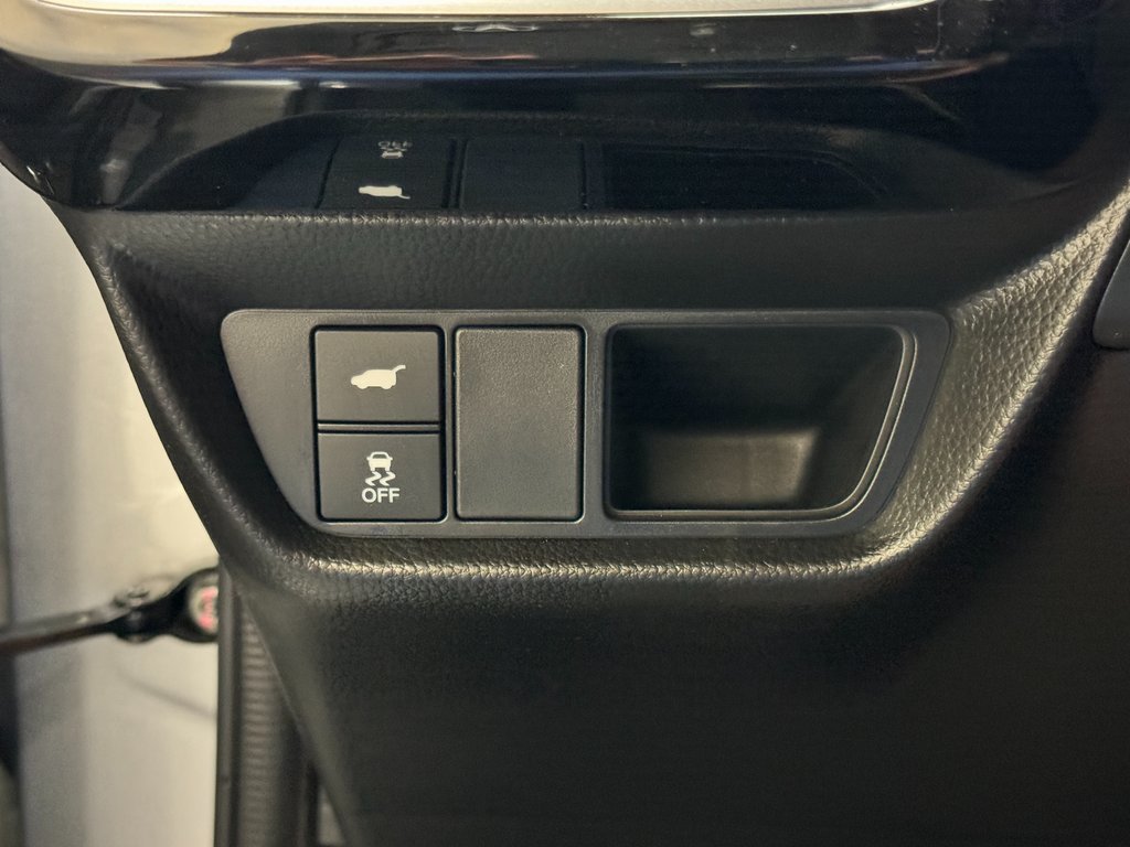 Used 2025 Acura ADX AWD image 16