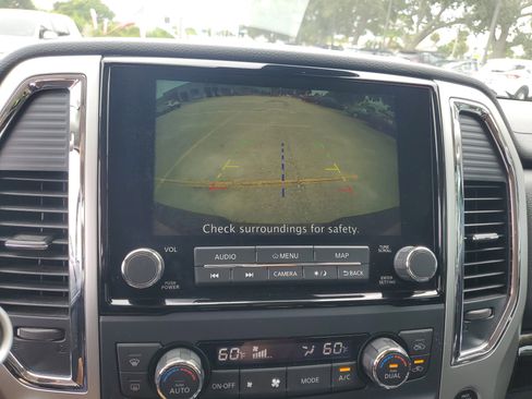 Used 2021 Nissan Titan SV w/ SV Convenience Package image 23