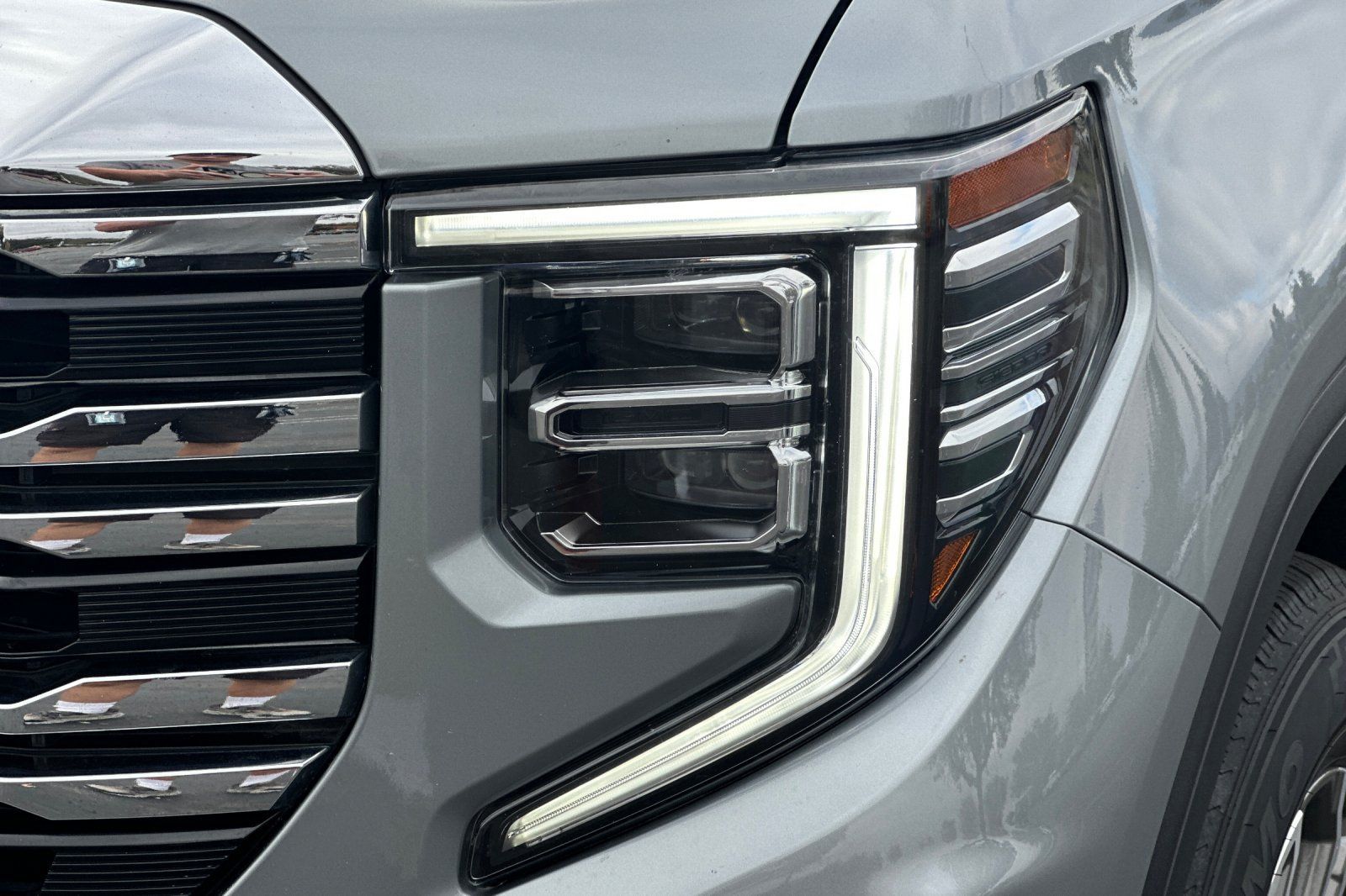 Used 2025 GMC Sierra 1500 SLT RWD image 49