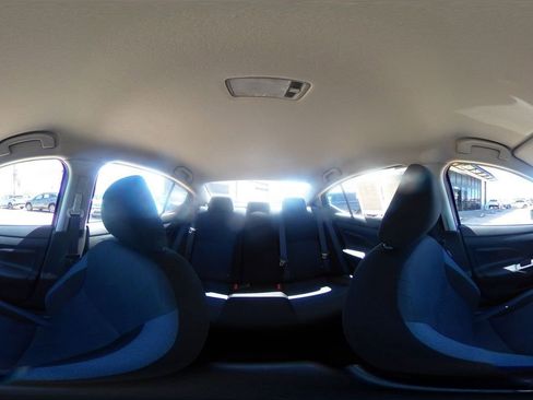 Used 2025 Nissan Versa SV image 40