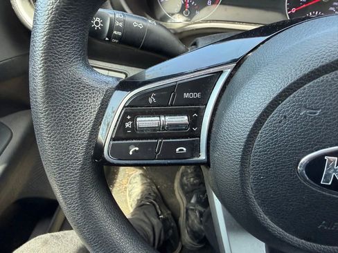Used 2020 Kia Forte LXS FWD image 9