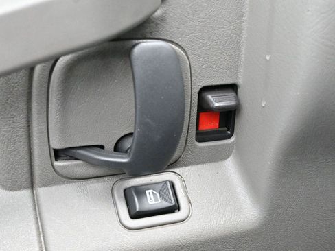 Used 2023 Chevrolet Express 2500 w/ Driver Convenience Package image 14