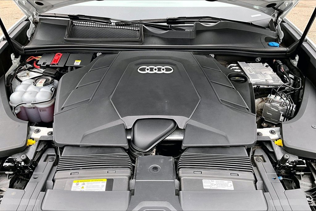 Used 2023 Audi Q8 Premium Plus AWD/4WD image 9