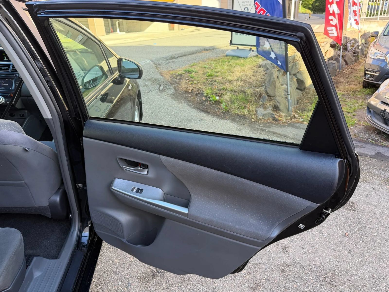 Used 2014 Toyota Prius V Two FWD image 32