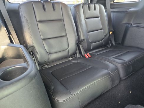 Used 2019 Ford Explorer XLT w/ Equipment Group 202A image 21