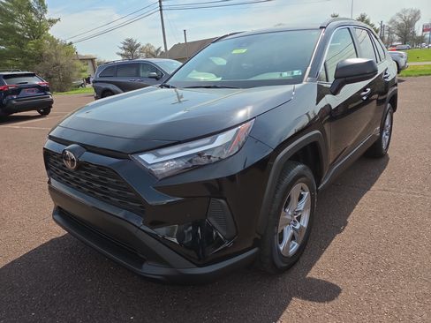 Certified 2025 Toyota RAV4 LE image 7