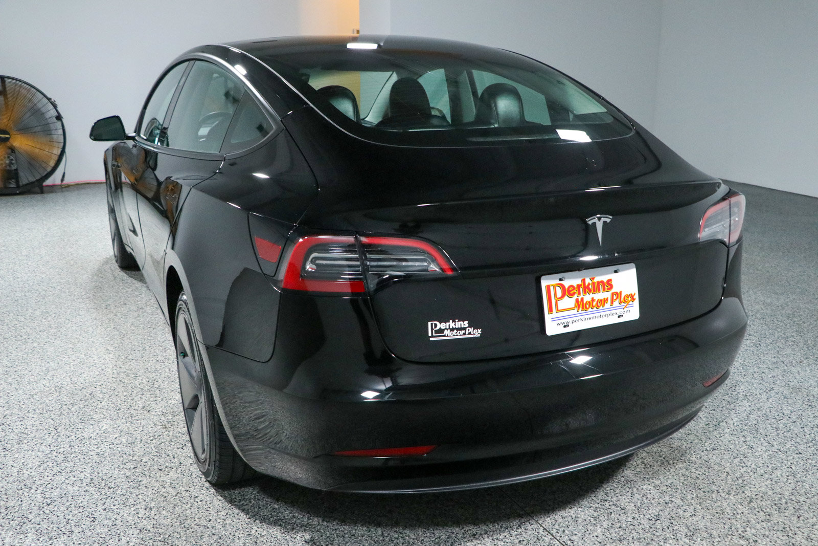 Used 2023 Tesla Model 3 Standard Range RWD image 9