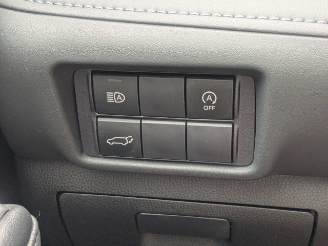 Used 2024 Toyota Highlander XLE FWD image 28