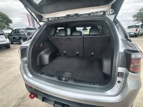 Used 2025 Jeep Compass Trailhawk w/ Trailer Tow Group AWD/4WD image 25