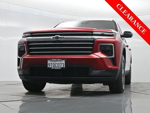 Used 2025 Chevrolet Traverse LT w/ Driver Confidence Package image 47