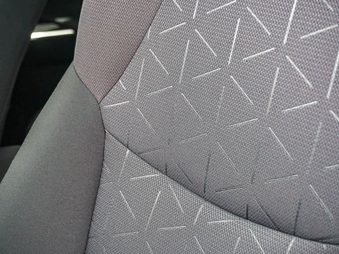 Used 2025 Toyota RAV4 XLE image 29