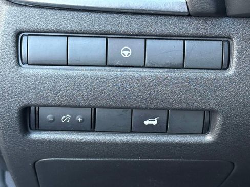 Used 2023 Nissan Rogue SV w/ SV Premium Package AWD/4WD image 22