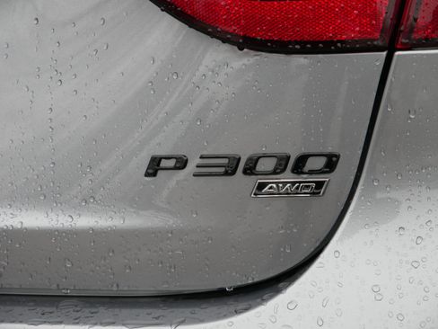 Used 2022 Jaguar XF R-Dynamic SE image 12