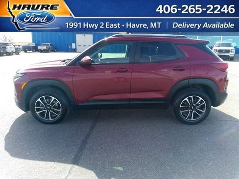 Used 2025 Chevrolet TrailBlazer LT AWD/4WD image 19