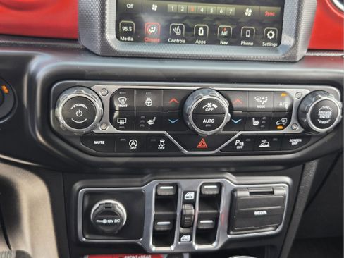 Used 2020 Jeep Gladiator Rubicon AWD/4WD image 23