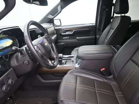 Used 2024 Chevrolet Silverado 1500 High Country RWD image 12