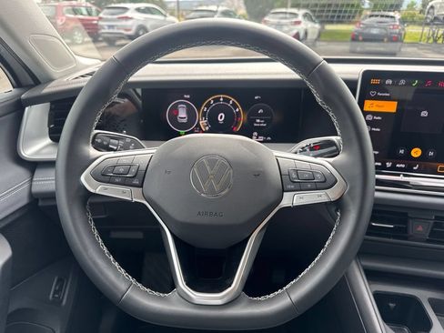 Used 2026 Volkswagen Tiguan SE AWD/4WD image 23