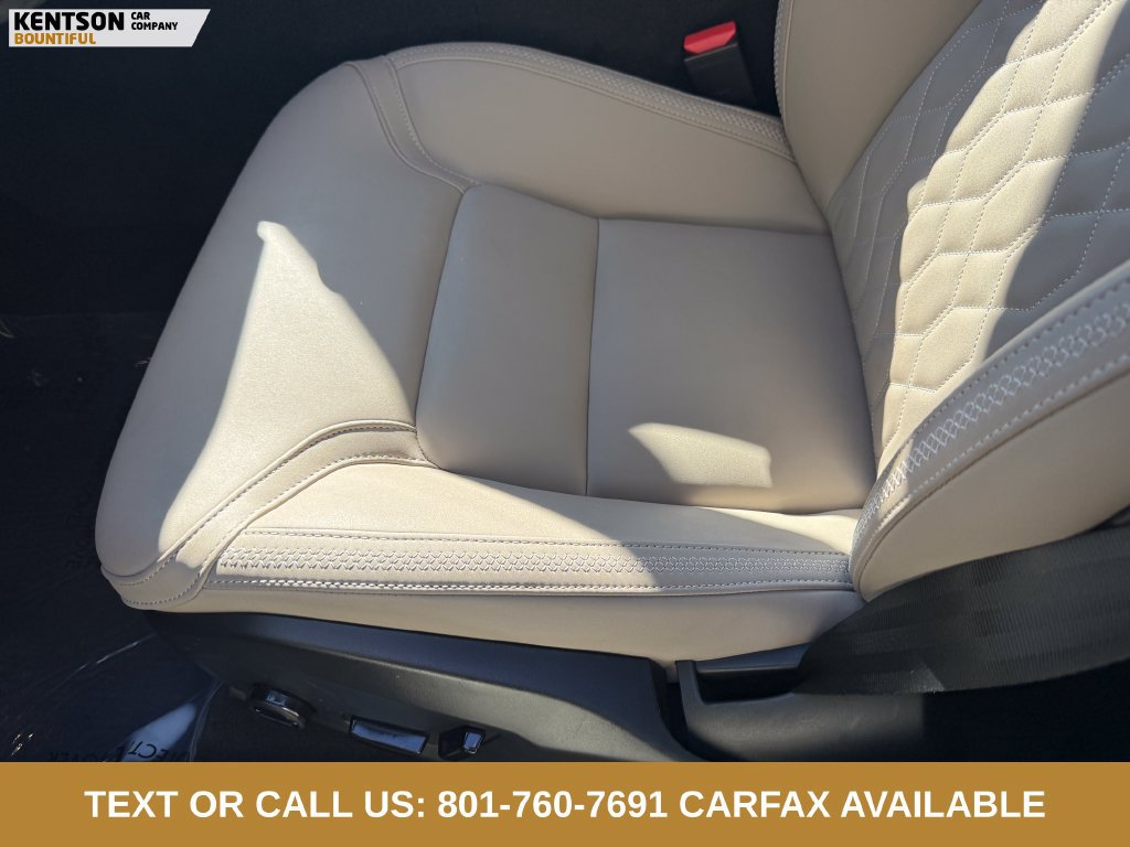 Used 2026 Volvo XC60 B5 Plus AWD/4WD image 28