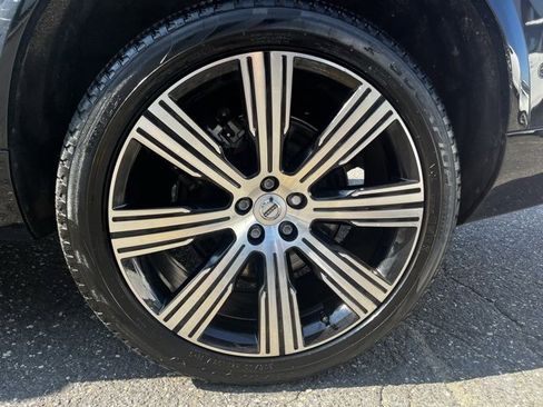 Certified 2024 Volvo XC90 T8 Ultimate w/ Protection Package Premier image 17