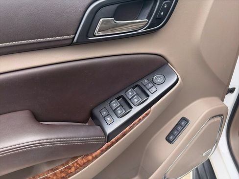Used 2017 Chevrolet Suburban Premier AWD/4WD image 18