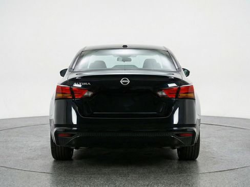 Used 2025 Nissan Altima 2.5 SV image 7