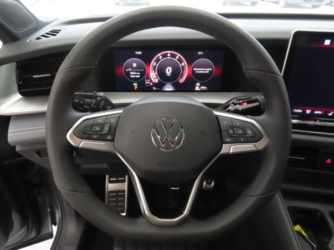 New 2026 Volkswagen Tiguan SE R-Line image 16