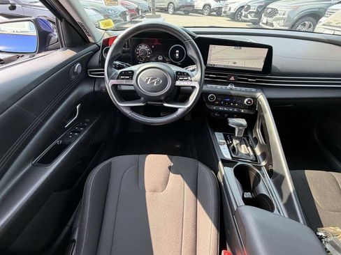 Certified 2023 Hyundai Elantra SEL w/ Convenience Package FWD image 11