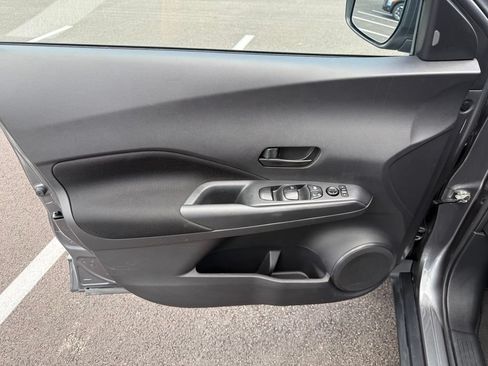 Used 2023 Nissan Kicks S FWD image 11
