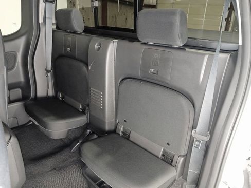 Used 2023 Nissan Frontier SV w/ SV Convenience Package AWD/4WD image 12