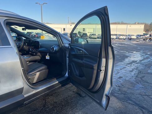 New 2026 Chevrolet Equinox EV LT image 19