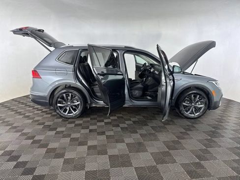 Used 2022 Volkswagen Tiguan SE AWD/4WD image 13